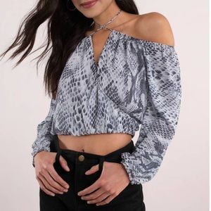 Tobi | SOFT SOUNDS BLUE MULTI COLD SHOULDER TOP